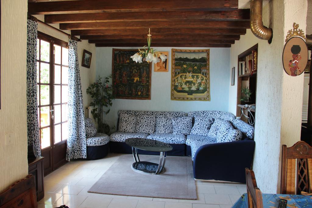 Holiday Home Maison De La Litiere Pugny-Chatenod Room photo